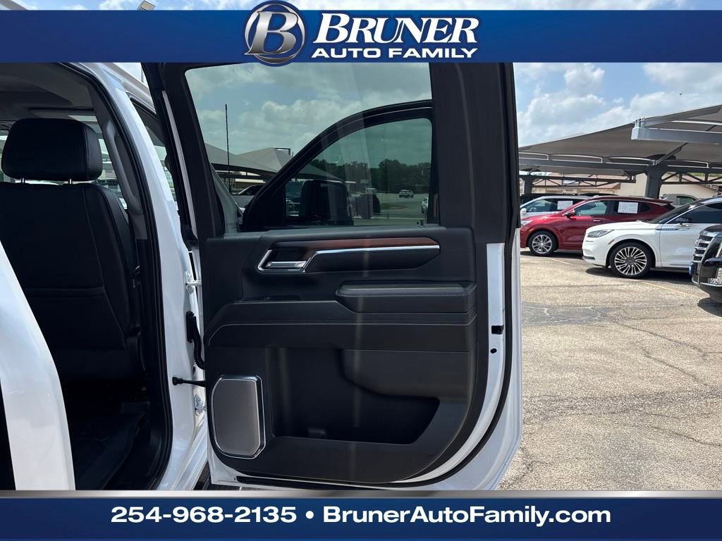 Used 2024 GMC Sierra 3500 Denali w/ Denali Reserve Package image 16