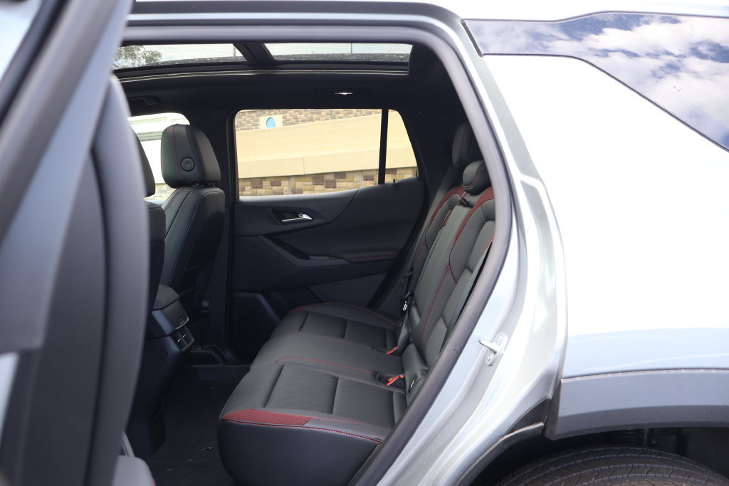 New 2027 Chevrolet Equinox RS AWD/4WD image 36