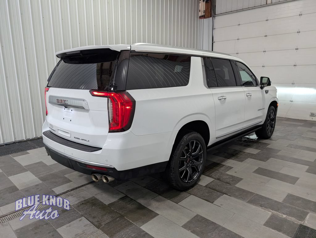 Used 2024 GMC Yukon XL Denali AWD/4WD image 4
