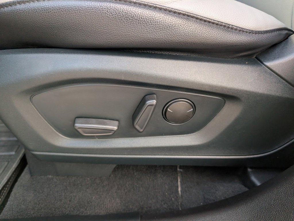 Used 2021 Ford Explorer XLT w/ Equipment Group 202A image 16