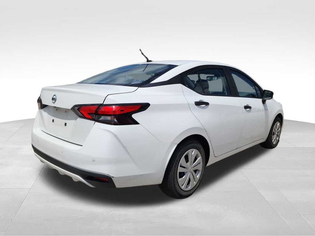 Used 2022 Nissan Versa S FWD image 9