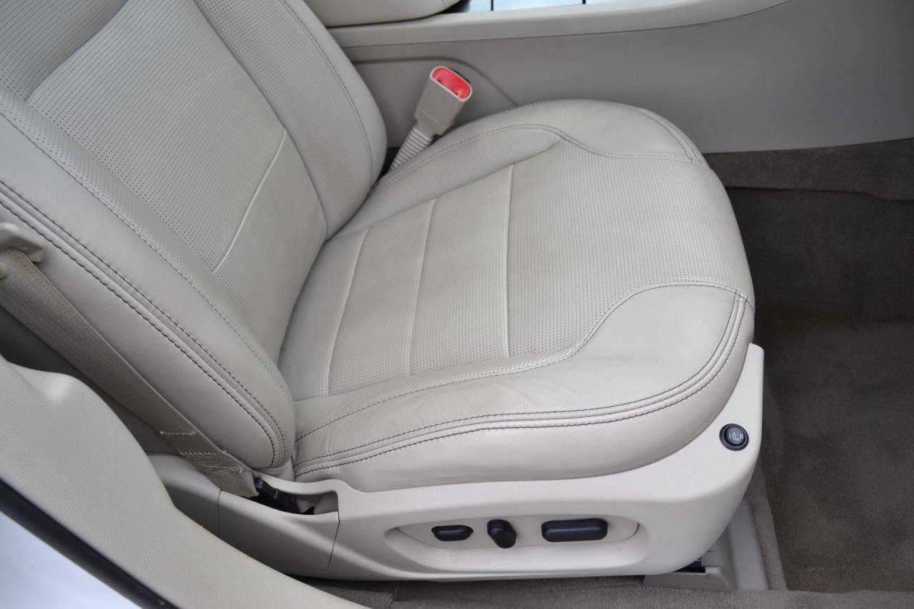 Used 2010 Ford Taurus Limited AWD/4WD image 37