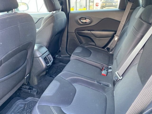 Used 2015 Jeep Cherokee Latitude image 13