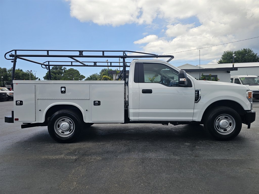 Used 2022 Ford F250 XL w/ Power Equipment Group RWD image 4