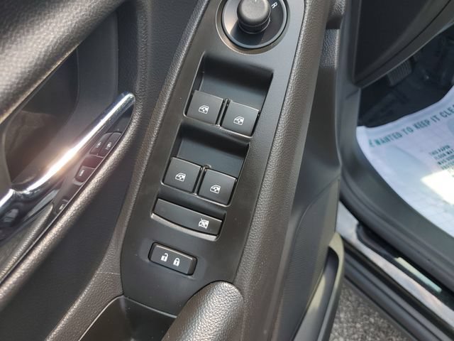 Used 2022 Chevrolet Trax LT w/ Premium Seat Package AWD/4WD image 21
