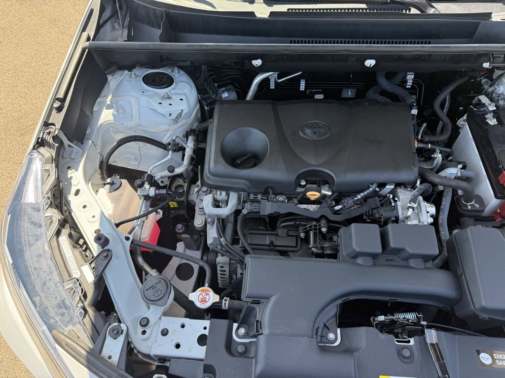 Used 2022 Toyota RAV4 XLE image 38