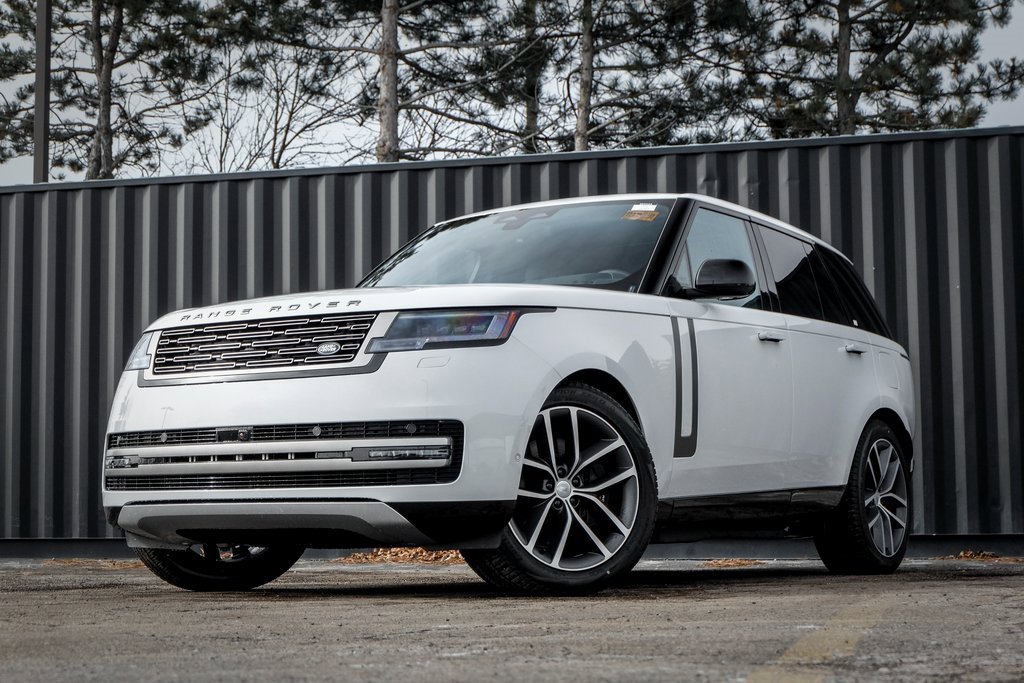 New 2025 Land Rover Range Rover SE
