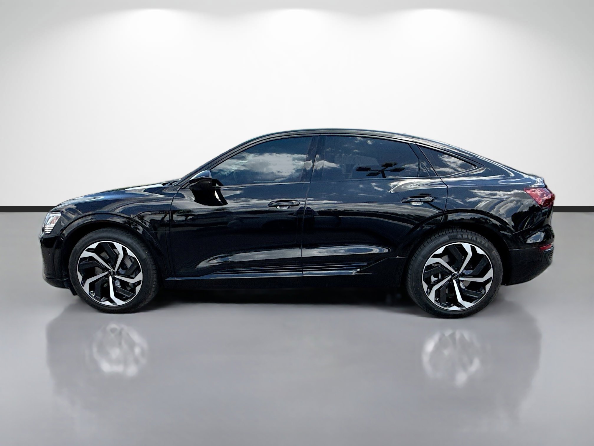 Used 2024 Audi Q8 e-tron Premium Plus AWD/4WD image 6