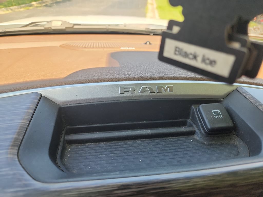 Used 2020 RAM 1500 Laramie AWD/4WD image 57