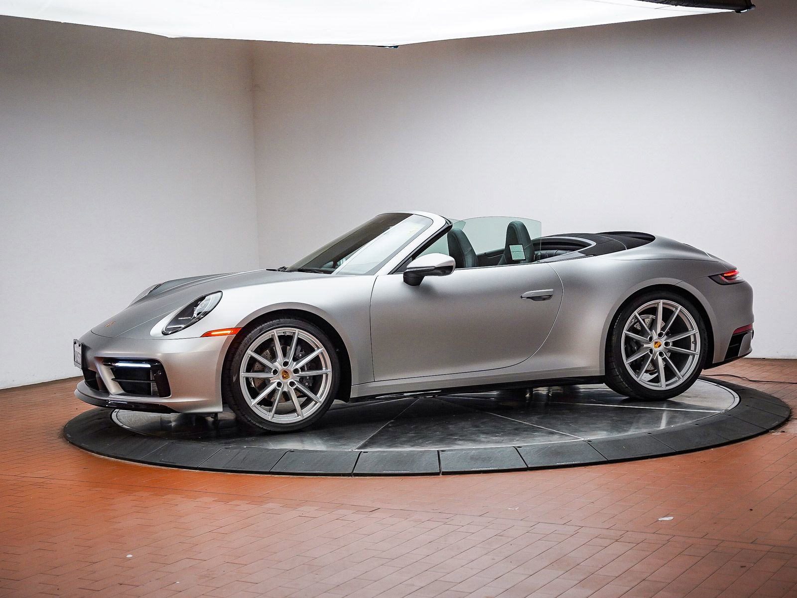 Certified 2022 Porsche 911 Carrera RWD image 2
