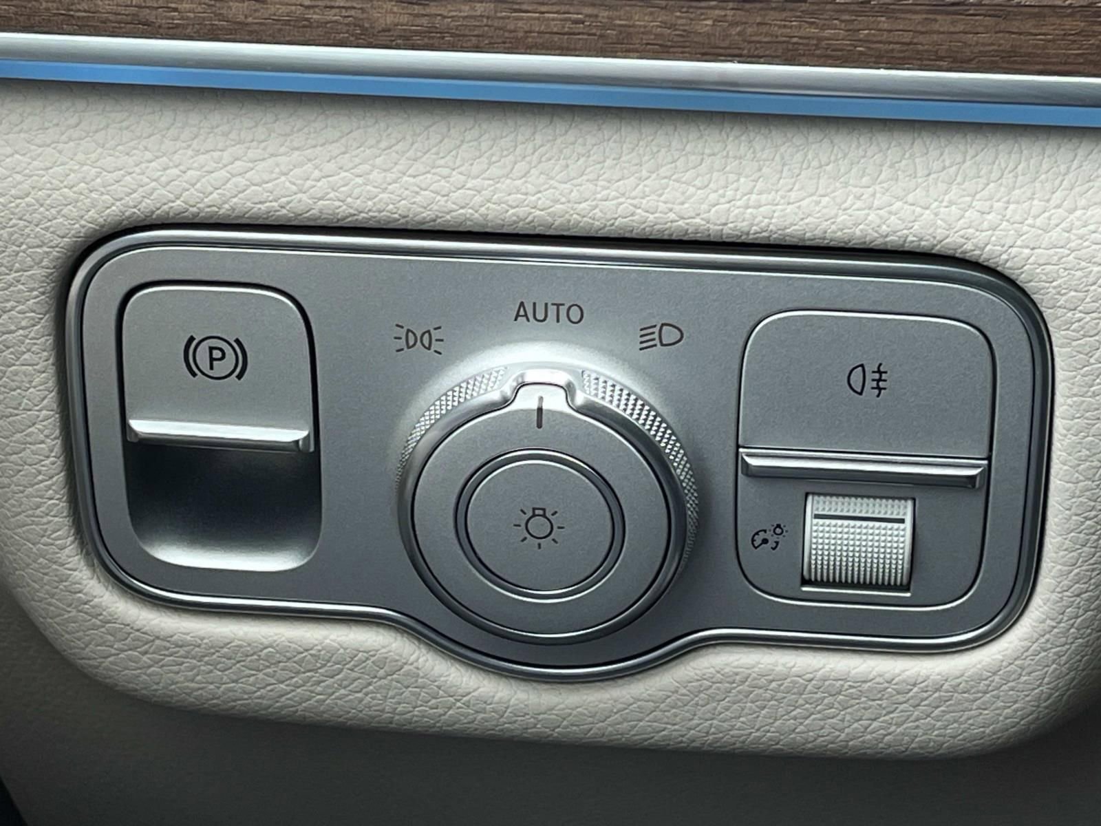 Certified 2025 Mercedes-Benz GLE 350 4MATIC image 31