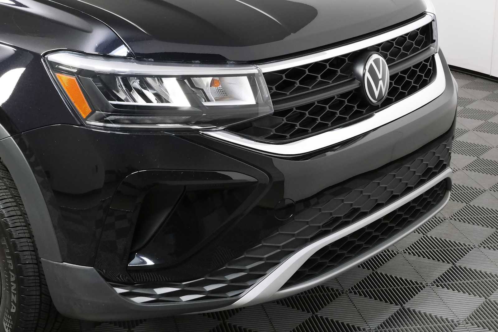 Certified 2024 Volkswagen Taos S FWD image 38