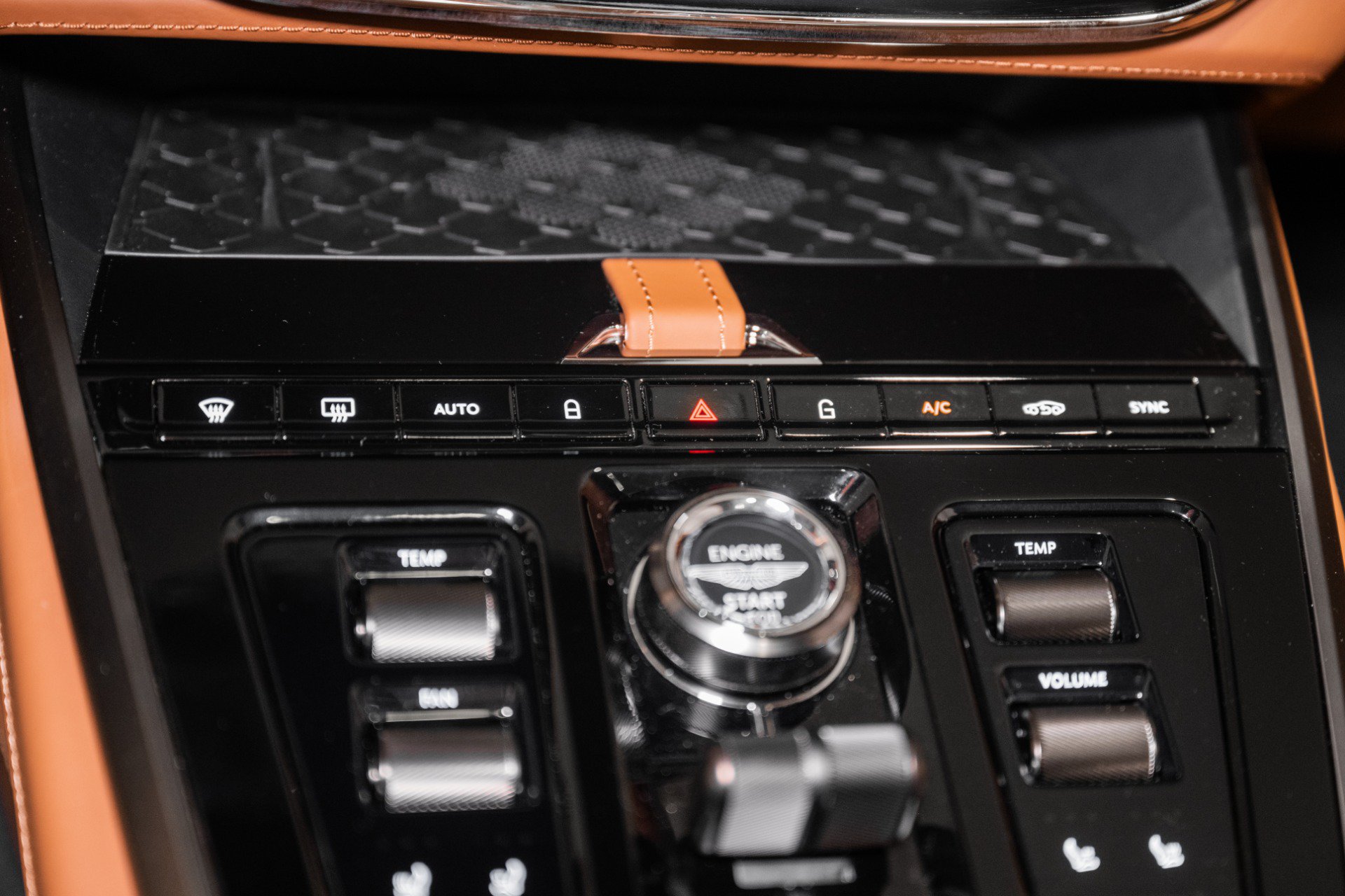 New 2026 Aston Martin DBX 707 AWD/4WD image 32