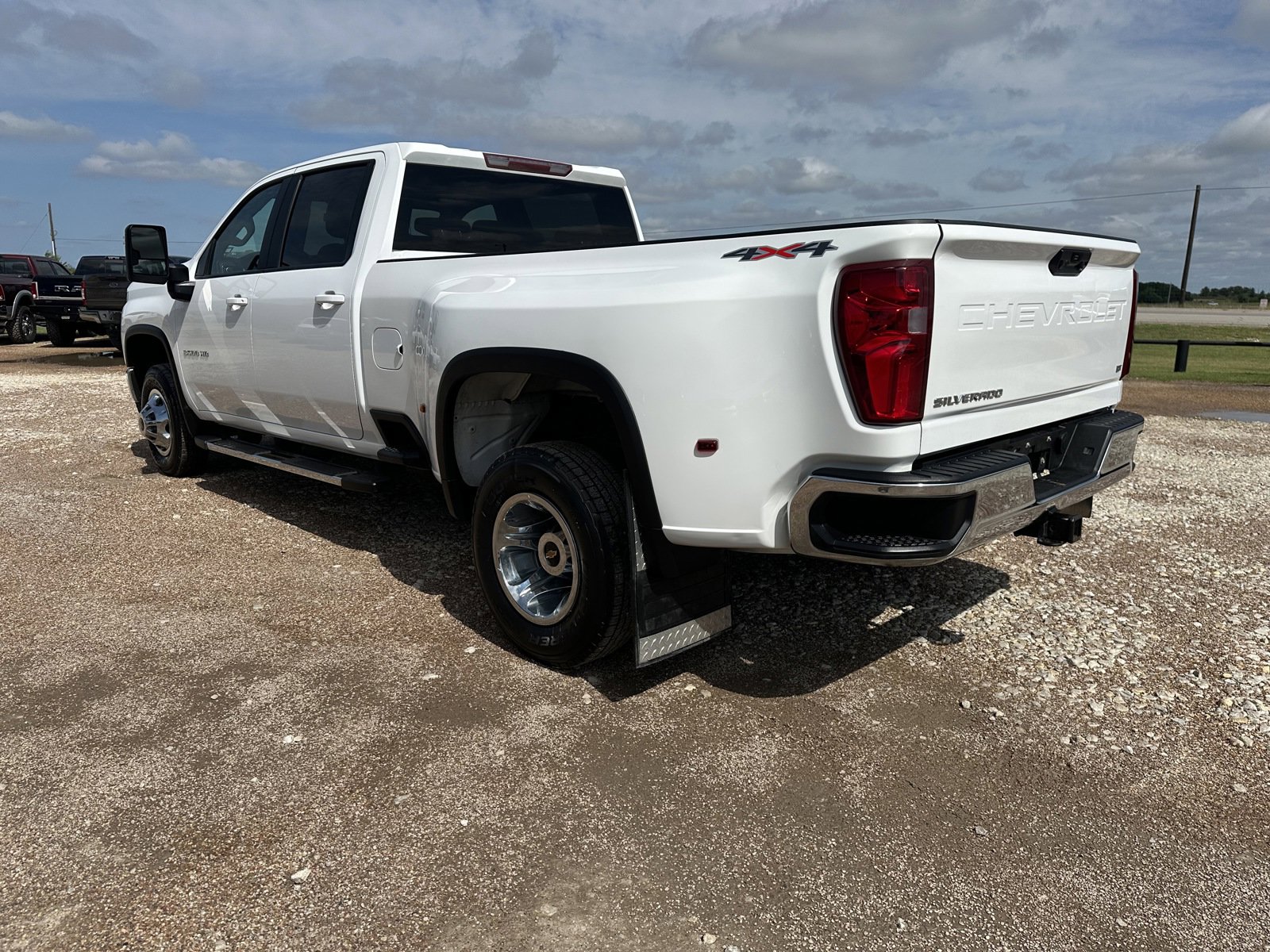 Used 2023 Chevrolet Silverado 3500 LT AWD/4WD image 5