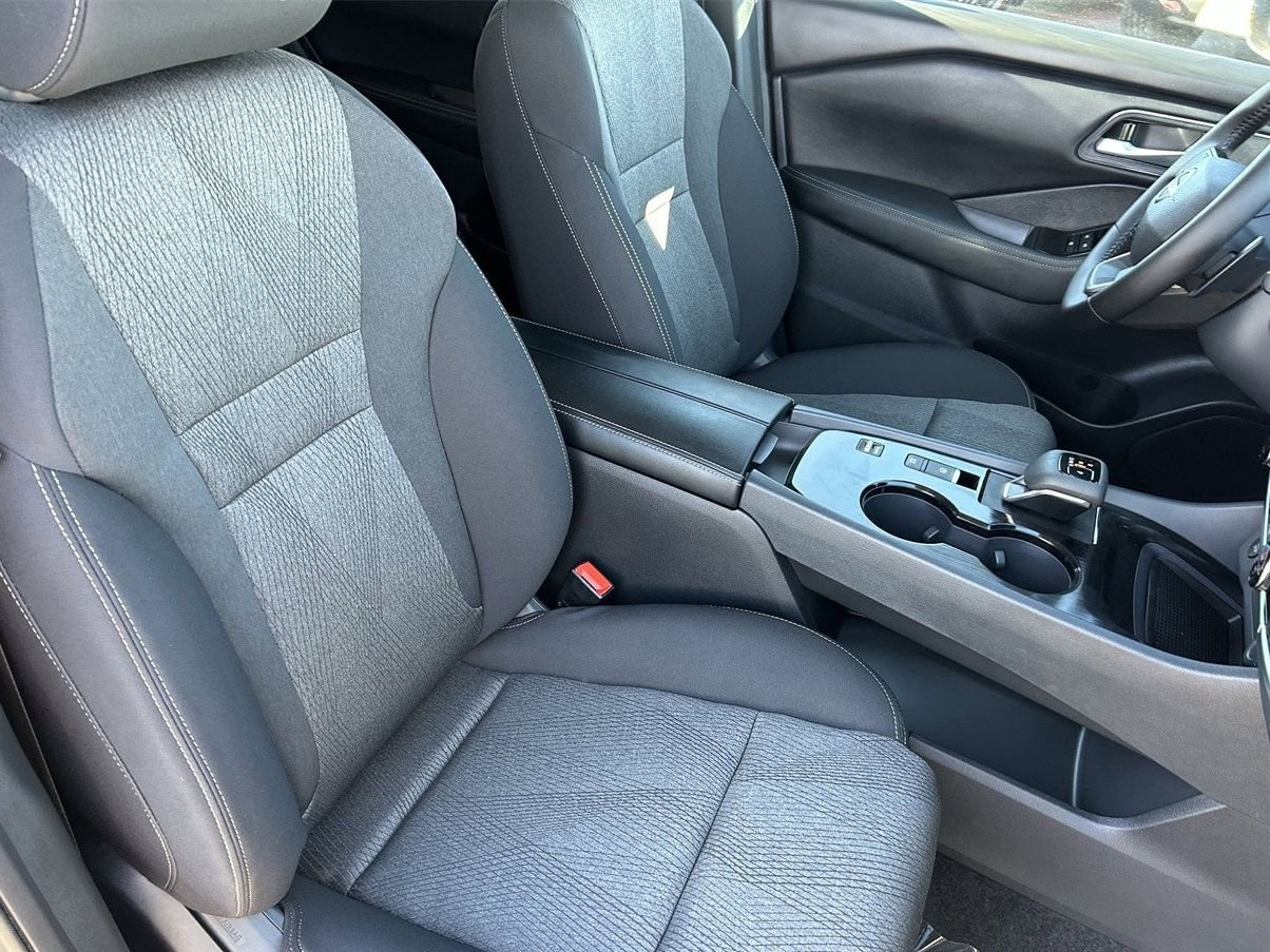 New 2026 Nissan Rogue SV FWD image 10