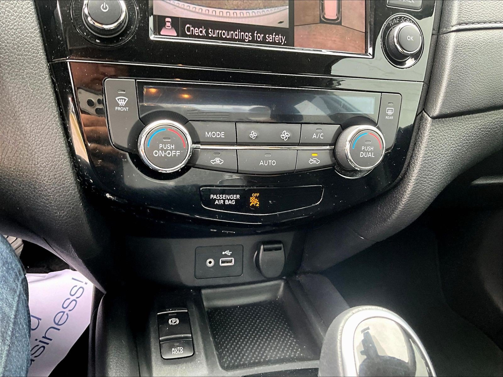 Used 2019 Nissan Rogue SV w/ Premium Package FWD image 15