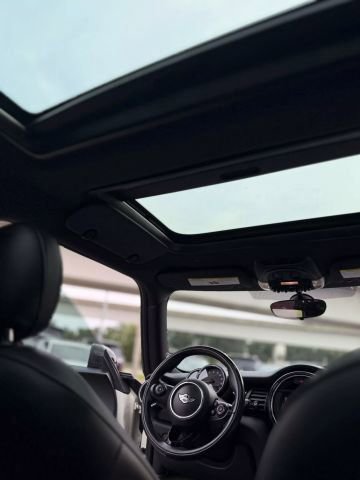 Used 2017 MINI Cooper 2-Door Hardtop image 23