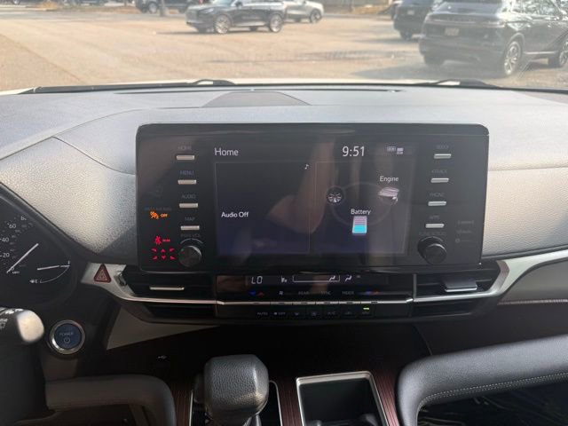 Used 2021 Toyota Sienna LE image 11
