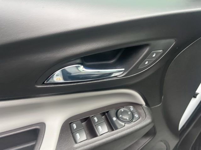 Used 2022 Chevrolet Equinox LS w/ LS Convenience Package image 17