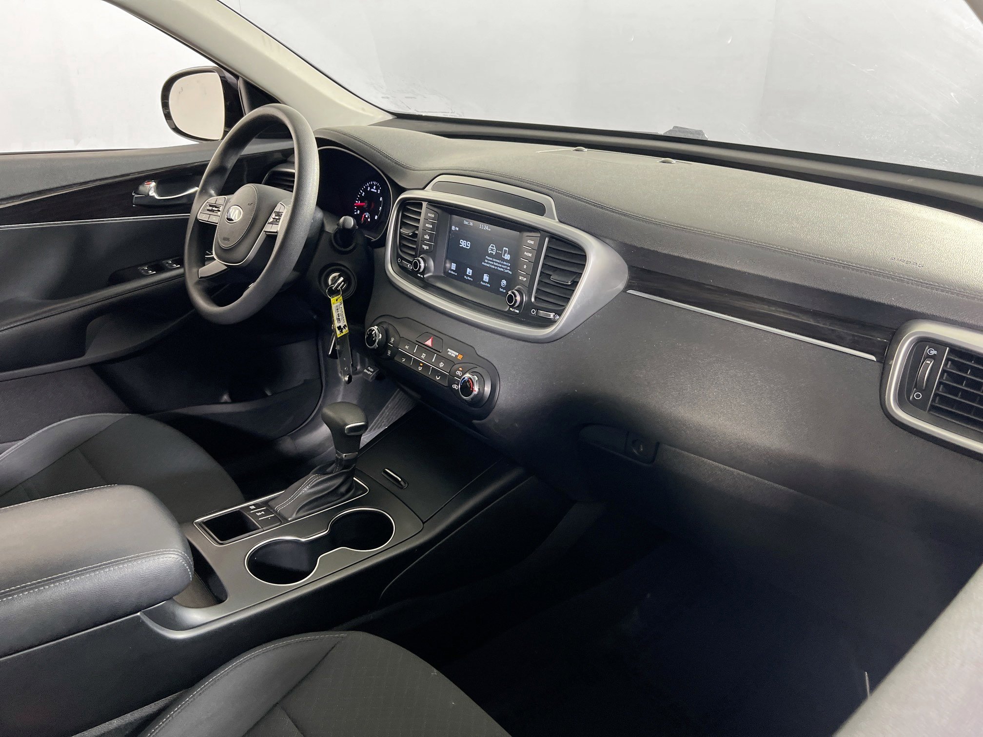 Used 2019 Kia Sorento LX image 26