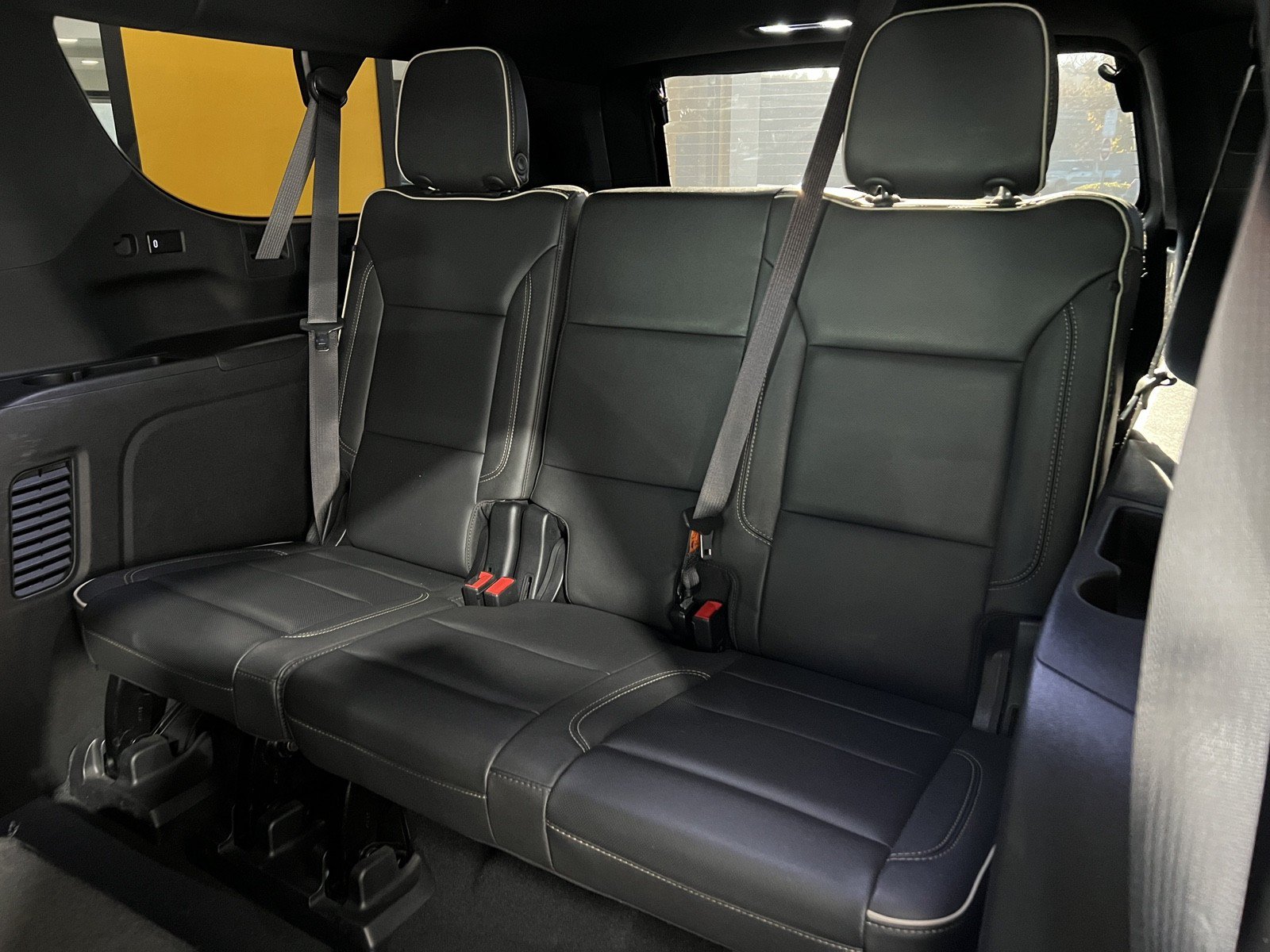 Used 2023 GMC Yukon XL SLT AWD/4WD image 21