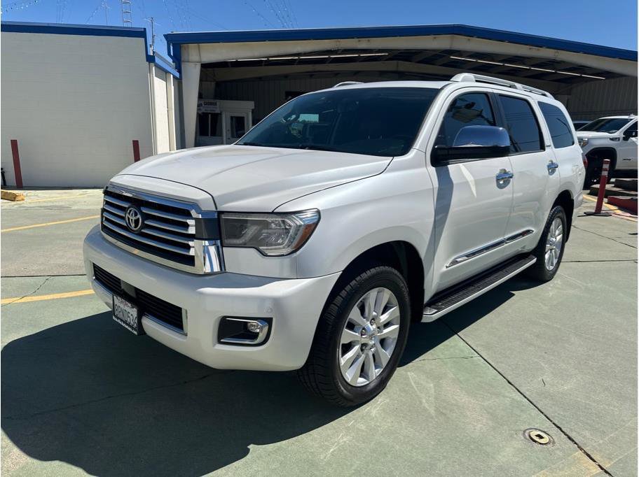 Used 2019 Toyota Sequoia Platinum AWD/4WD image 2
