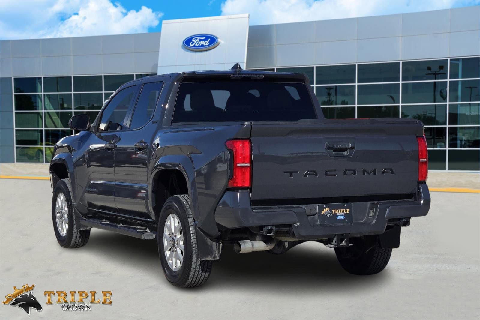 Used 2024 Toyota Tacoma SR5 image 4