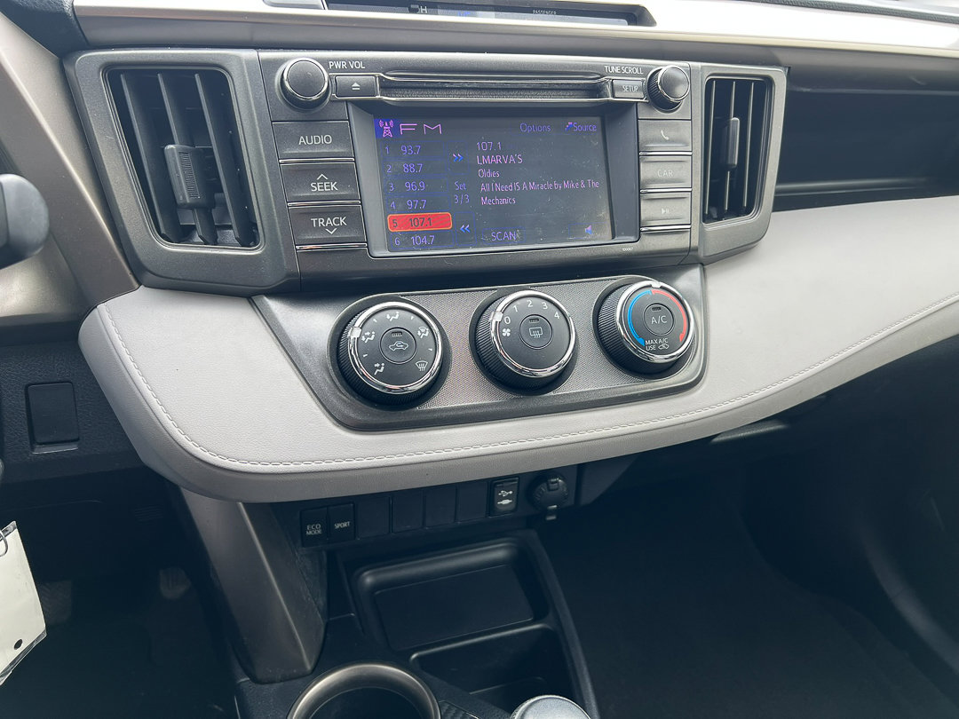 Used 2013 Toyota RAV4 LE image 16