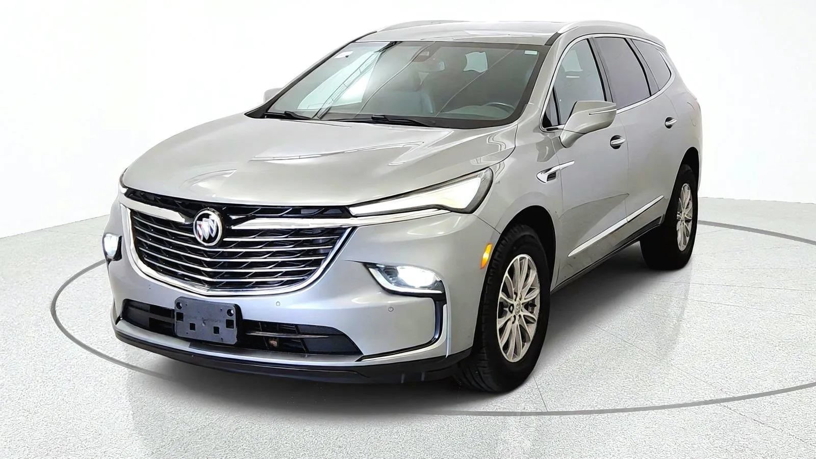 Used 2023 Buick Enclave Essence AWD/4WD image 3