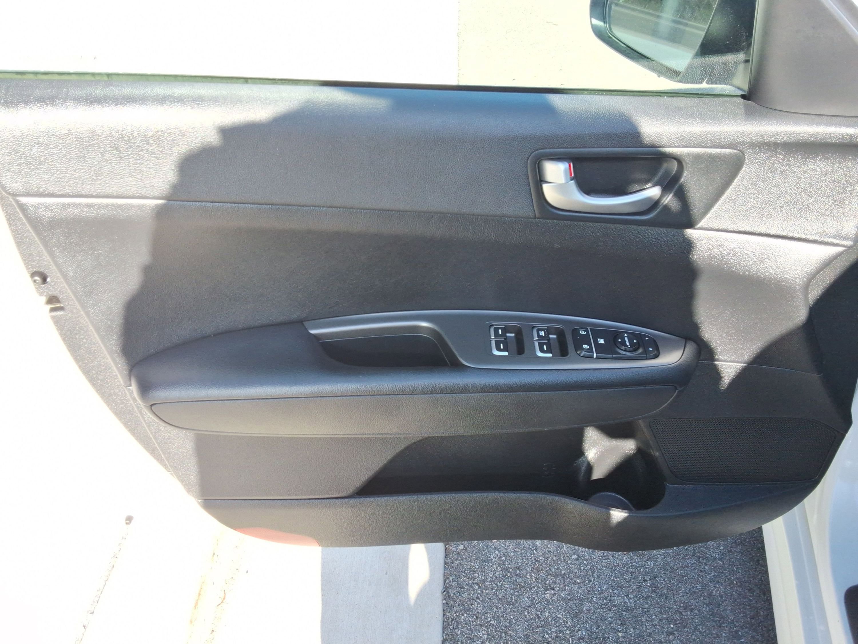 Used 2020 Kia Optima LX image 21