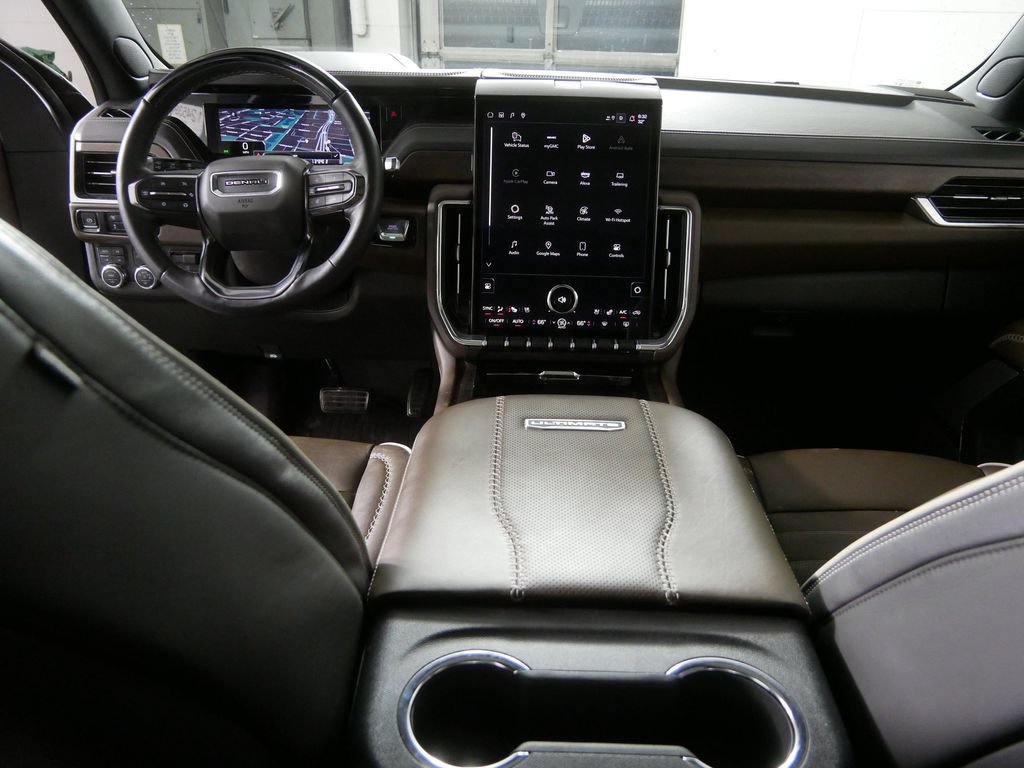 Used 2025 GMC Yukon Denali Ultimate AWD/4WD image 23