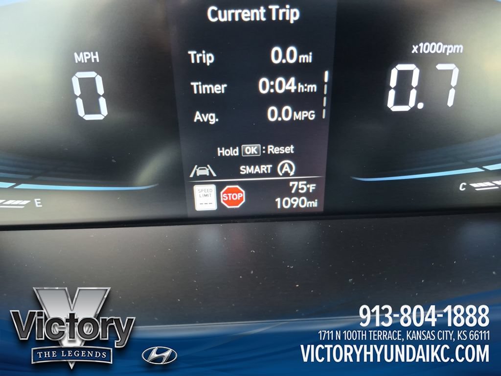 Used 2025 Hyundai Elantra SE FWD image 16