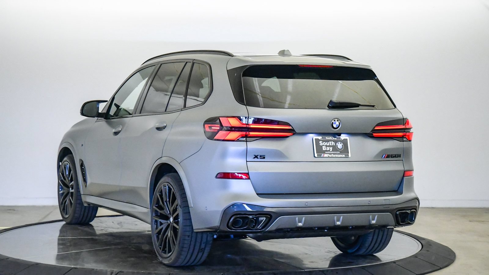 New 2026 BMW X5 M60i AWD/4WD image 2