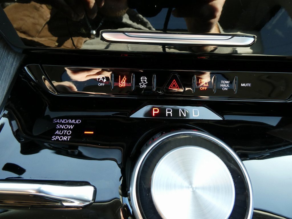 Used 2024 Jeep Wagoneer Series II w/ Premium Group I image 32