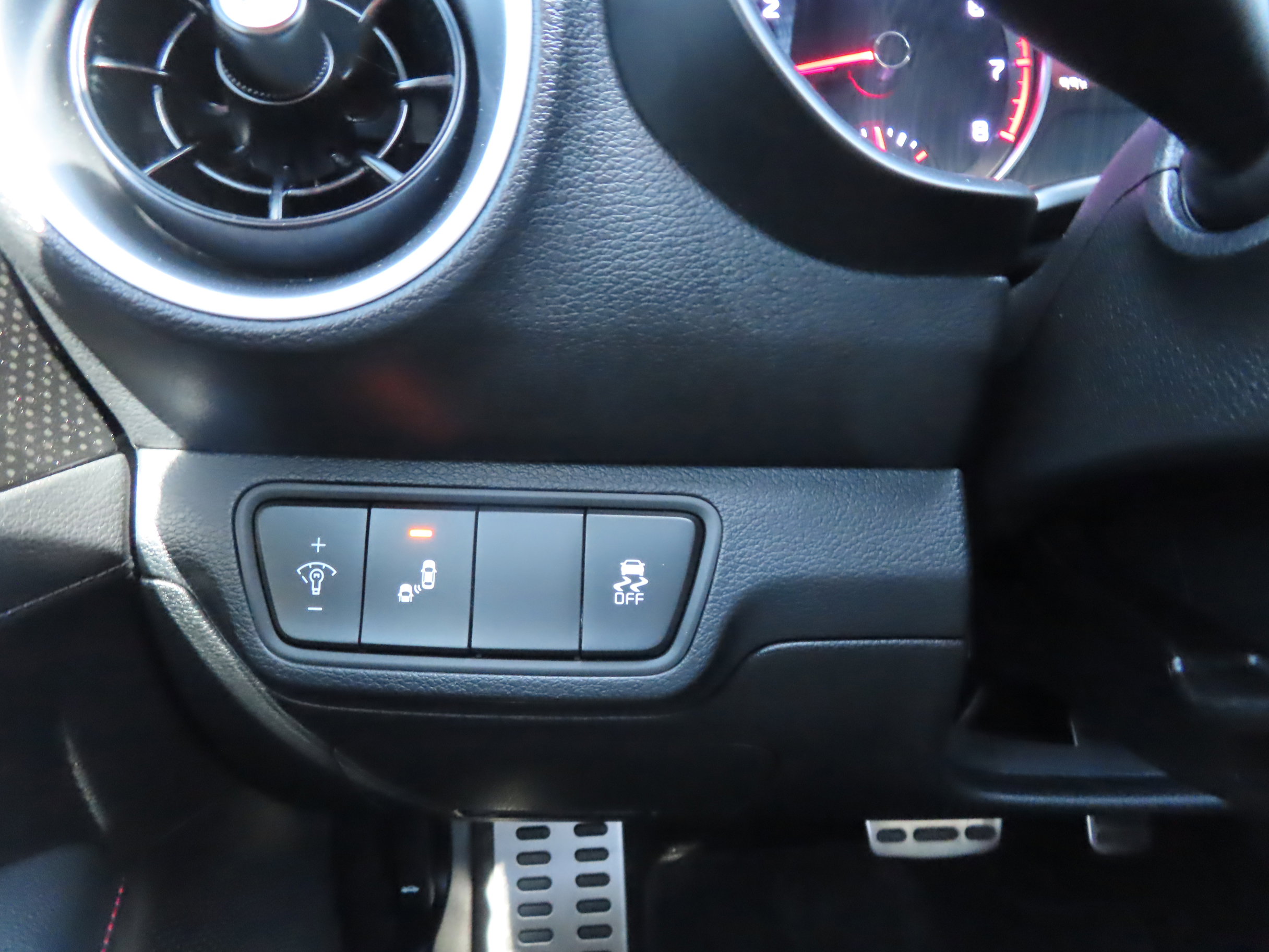 Used 2023 Kia Forte GT image 14