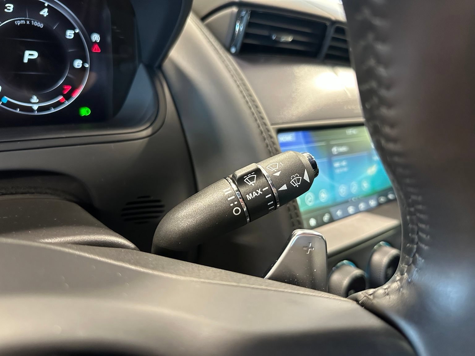 Used 2022 Jaguar F-TYPE Convertible RWD image 27