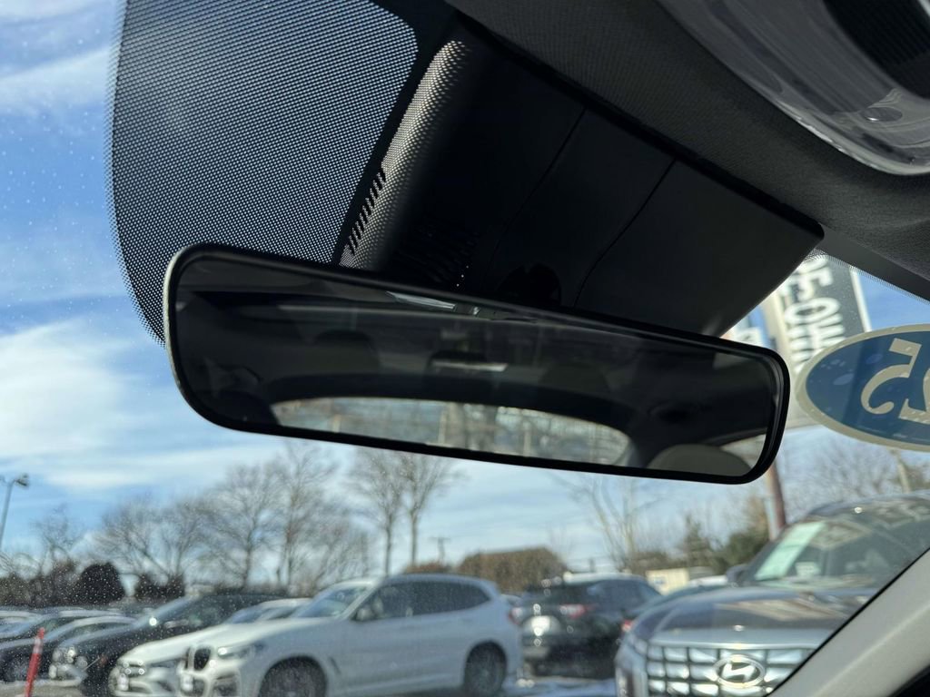 Certified 2025 Hyundai Elantra SEL image 31