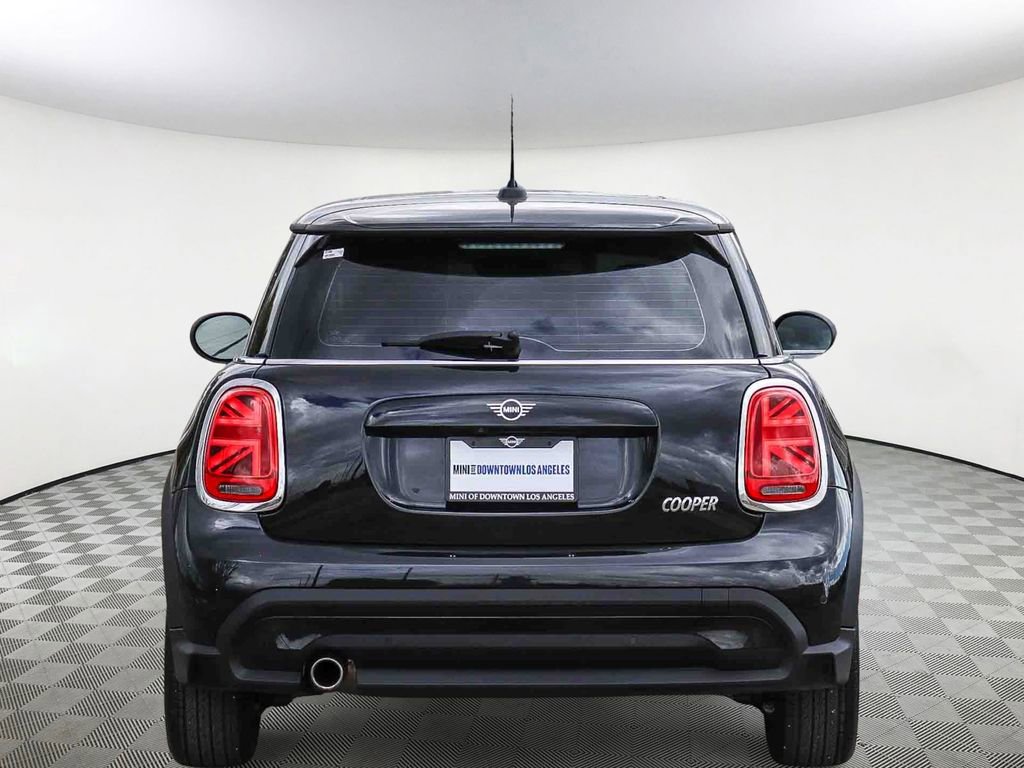 Used 2024 MINI Cooper 2-Door Hardtop FWD image 9