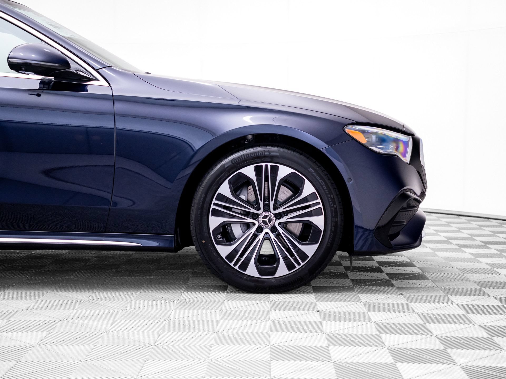 New 2026 Mercedes-Benz E 350 4MATIC Sedan image 37