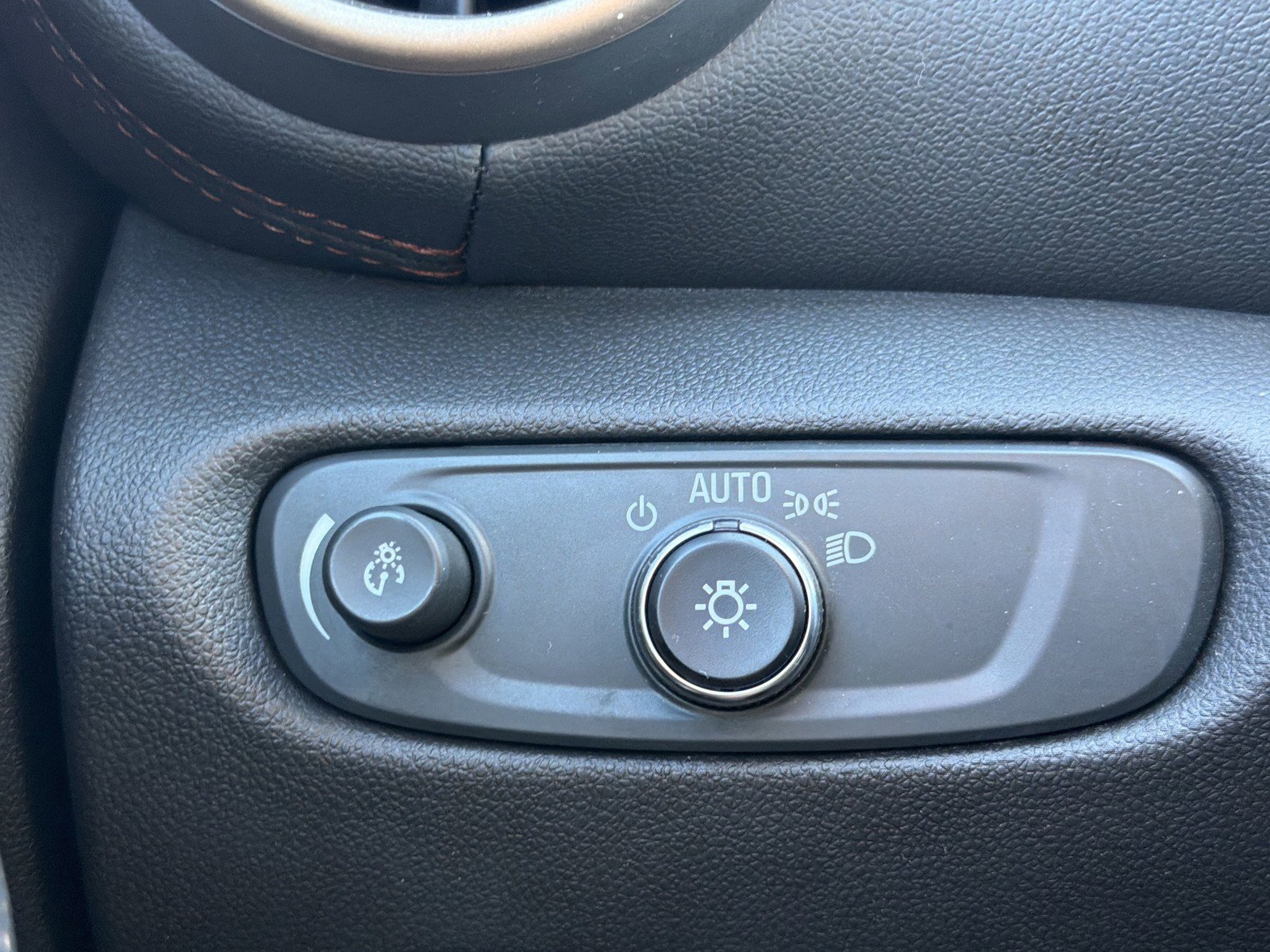 Used 2023 Chevrolet Blazer Premier w/ Driver Confidence II Package image 26