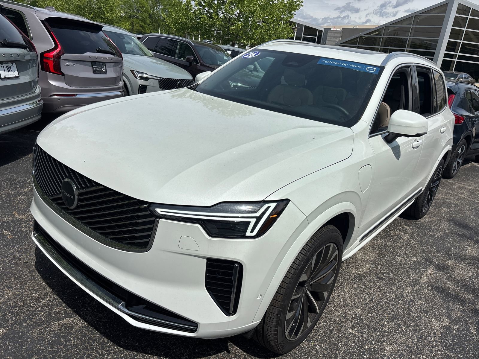 Used 2026 Volvo XC90 T8 Plus w/ Protection Package Premier AWD/4WD image 1