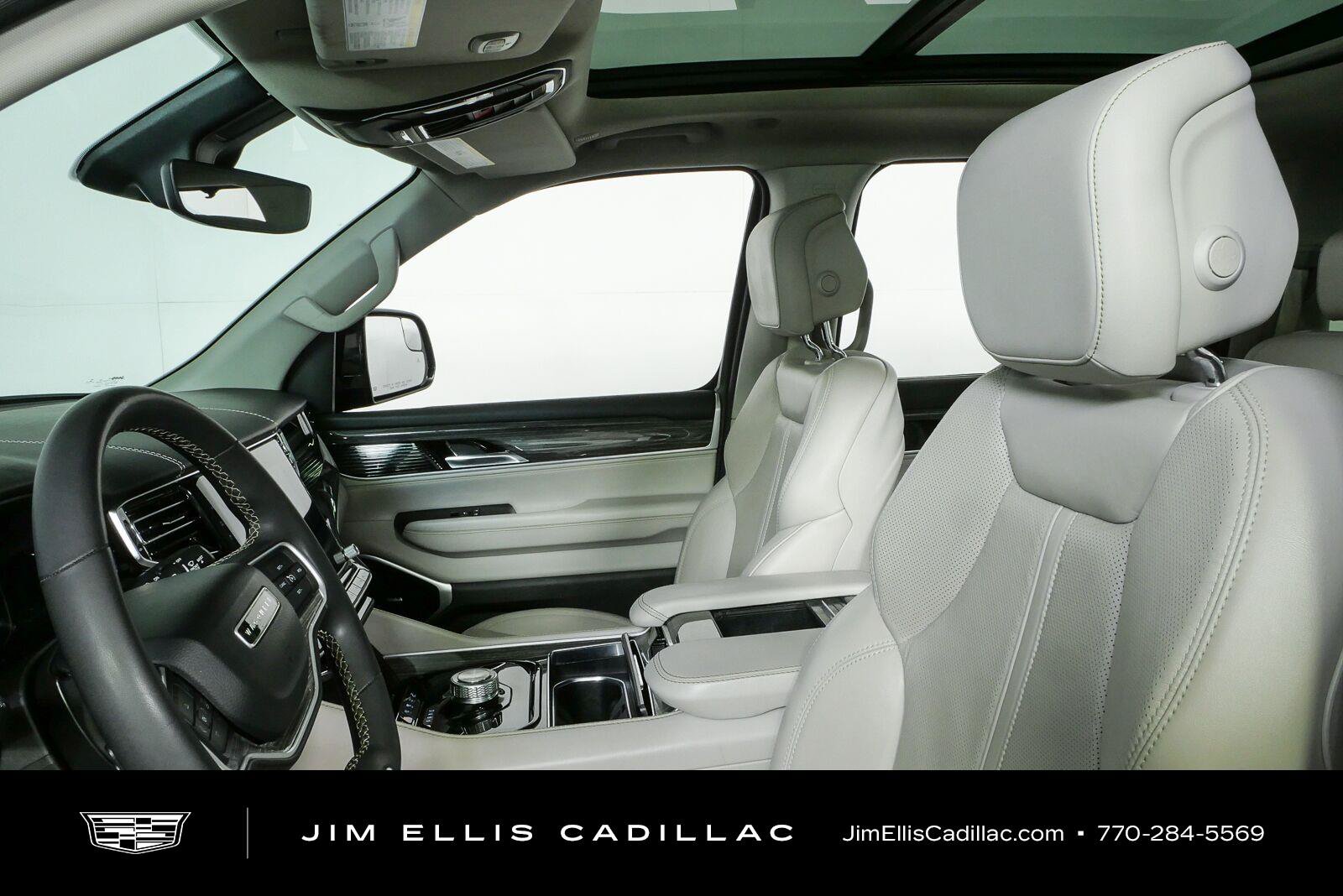 Used 2022 Jeep Wagoneer Series III w/ Premium Group I RWD image 6