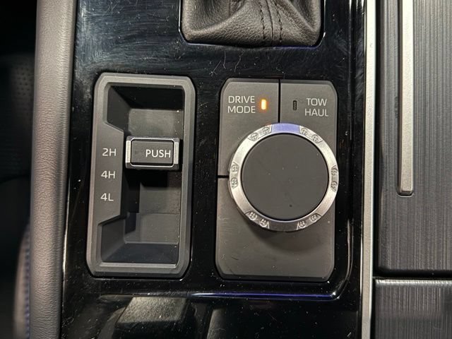 Used 2024 Toyota Tundra Platinum AWD/4WD image 33