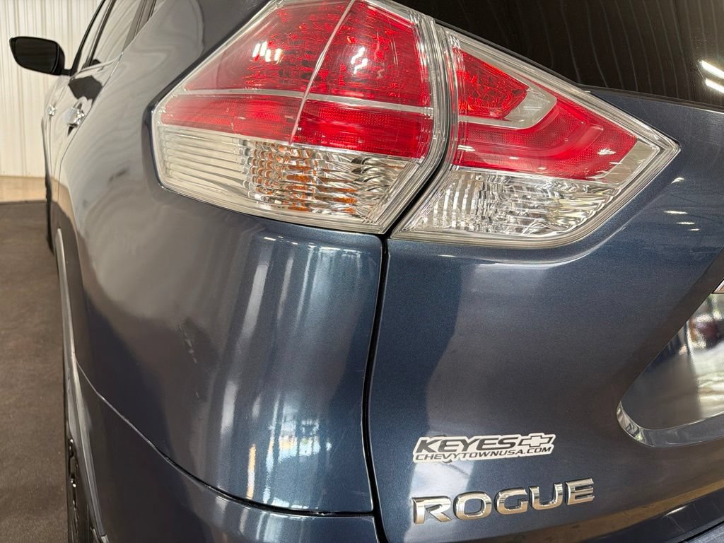 Used 2016 Nissan Rogue S w/ Appearance Package AWD/4WD image 15