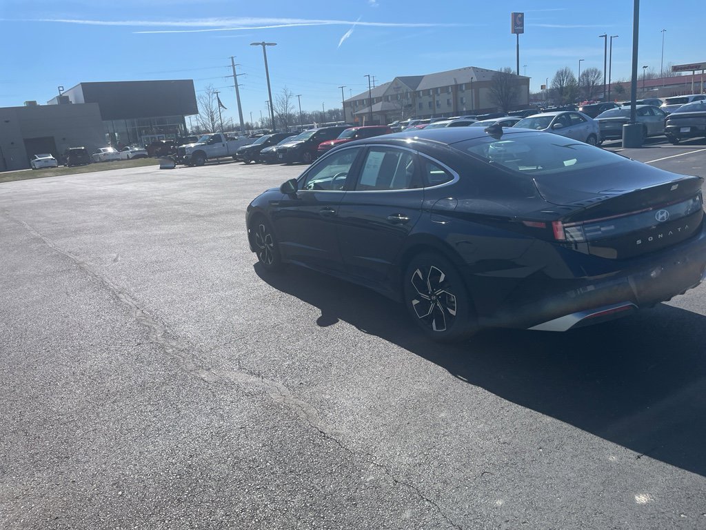 Used 2025 Hyundai Sonata SEL FWD image 4