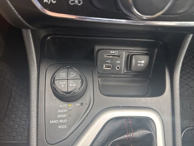 Used 2015 Jeep Cherokee Trailhawk w/ Leather Interior Group image 27