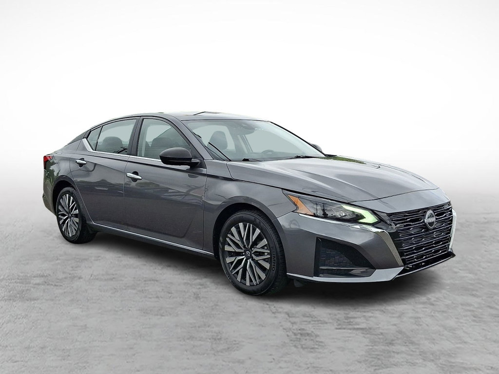 Used 2025 Nissan Altima 2.5 SV FWD image 7