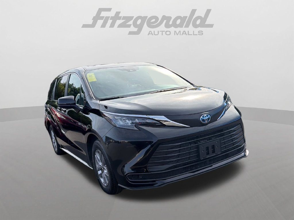 Used 2025 Toyota Sienna LE