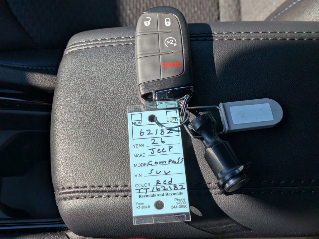 Used 2026 Jeep Compass Latitude image 31