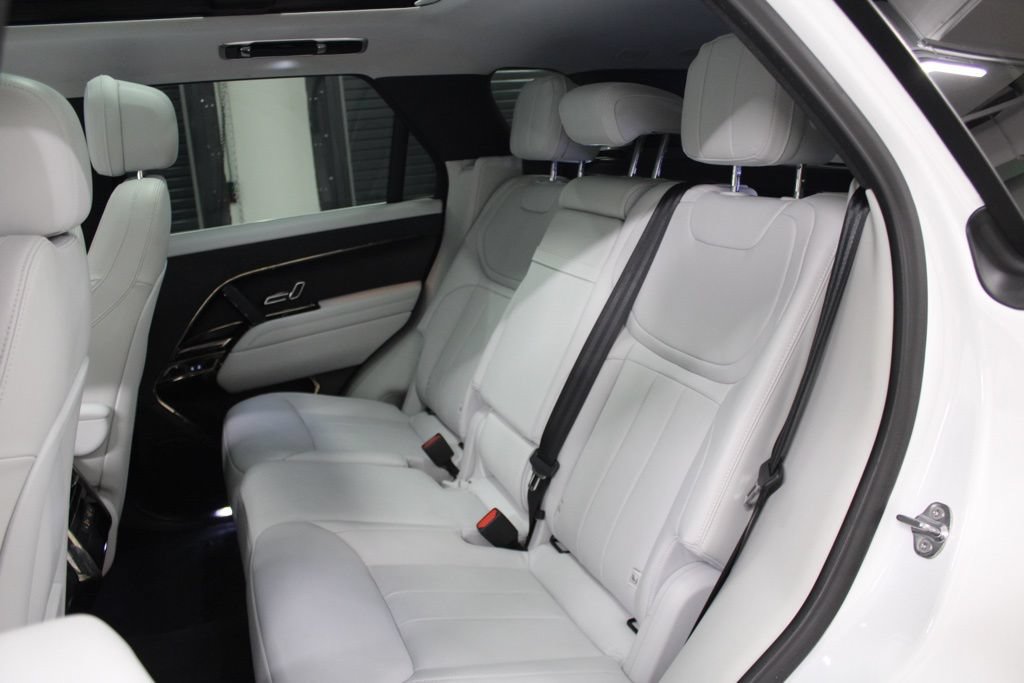 Used 2024 Land Rover Range Rover Sport SE AWD/4WD image 36